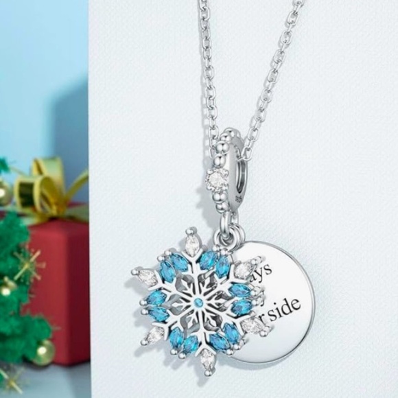Winter wonderland Christmas style 925 sterling snowflake charm fits pandoras - Picture 2 of 4